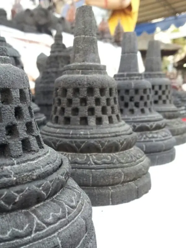 Knicknack 7 - Candle Holder